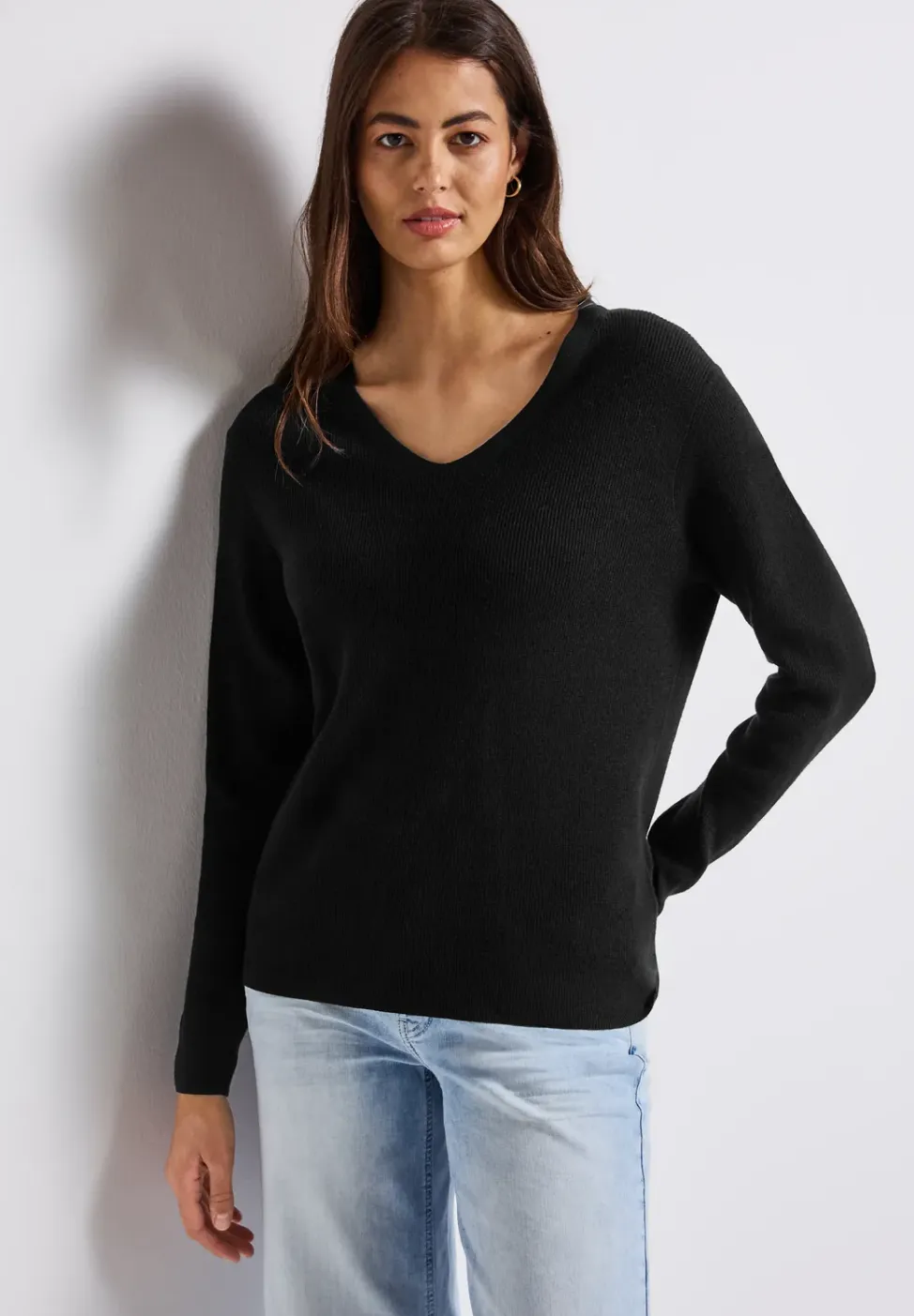 Basic trui met V-hals