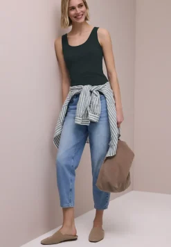 Basis top