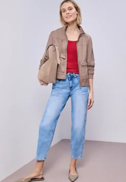 Basis top