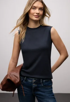 Basis top
