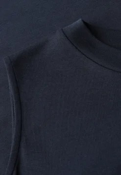 Basis top