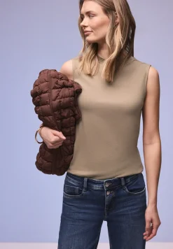 Basis top