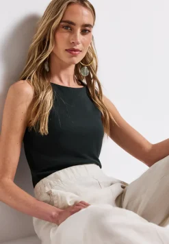 Basis top