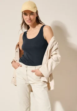 Basis top