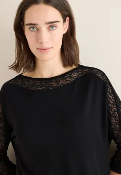 Batwing shirt met mesh