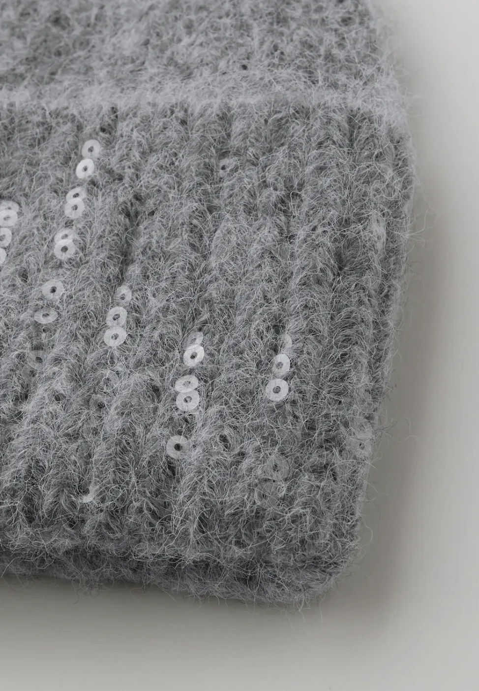 Beanie met pailletten