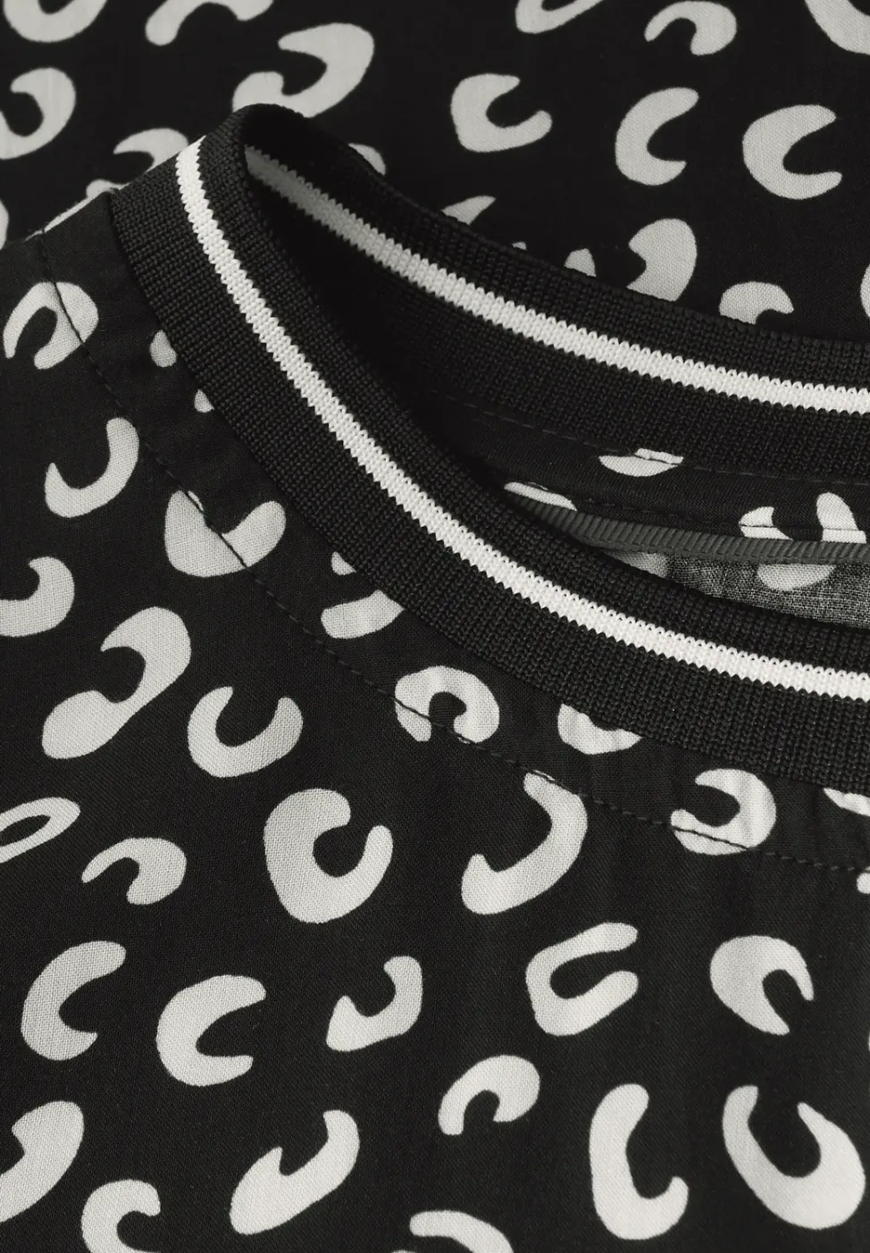 Bedrukte blouse met tape details