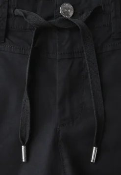 Bermuda met koorddetail