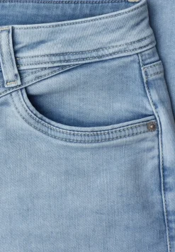 Bermuda met Slim Legs en omgeslagen detail