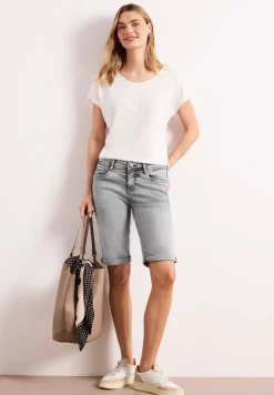 Bermuda met Slim Legs en omgeslagen detail