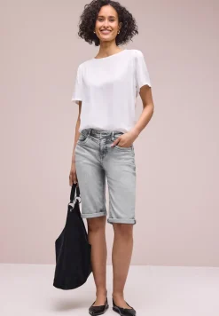 Bermuda met Slim Legs en omgeslagen detail
