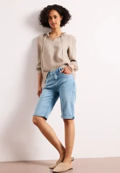 Bermuda met Slim Legs en omgeslagen detail