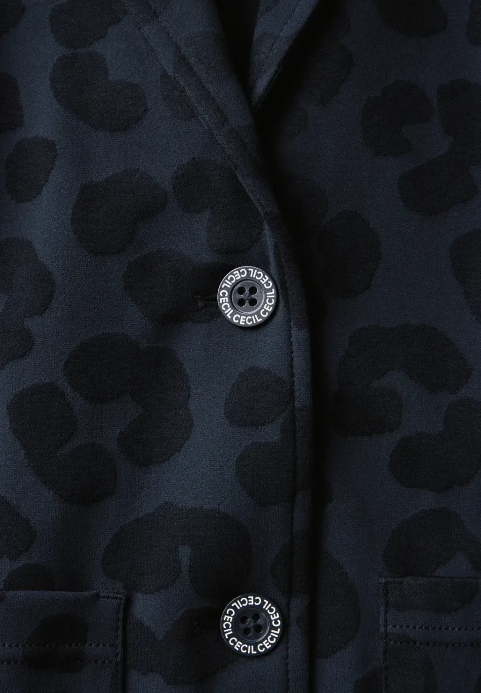 Blazer met leo-structuur