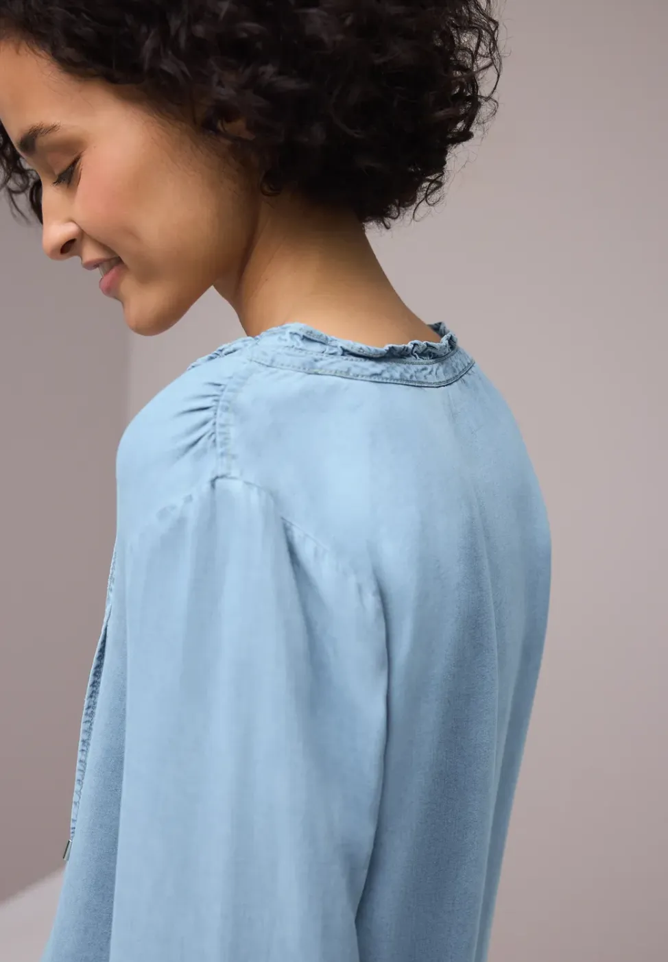 Blouse met 3/4 mouwen en gespleten hals in denimlook