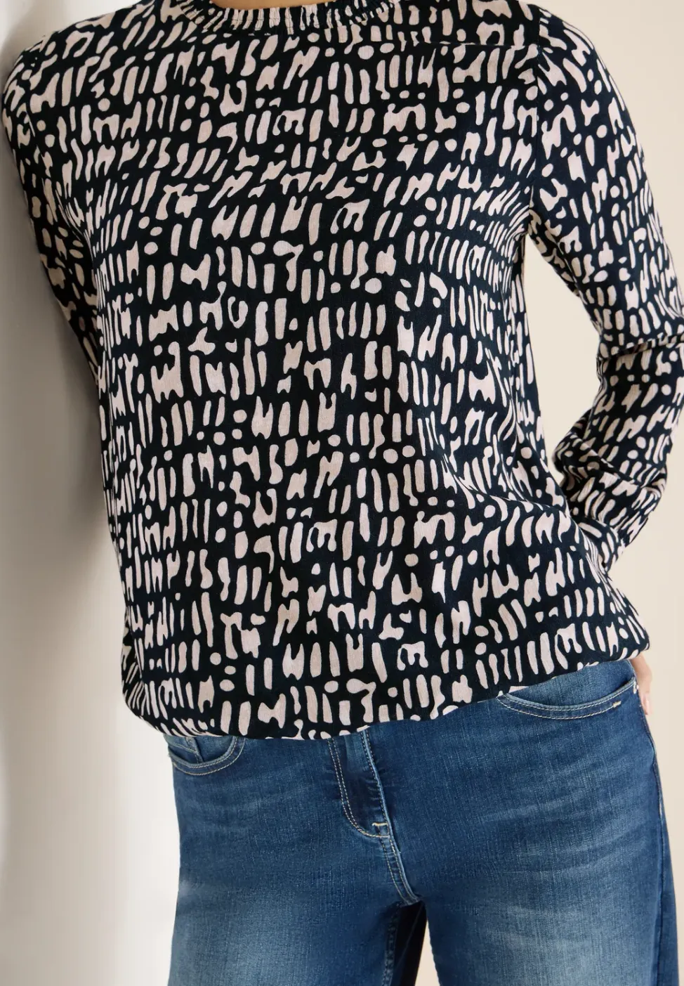 Blouse met gesmockte halslijn