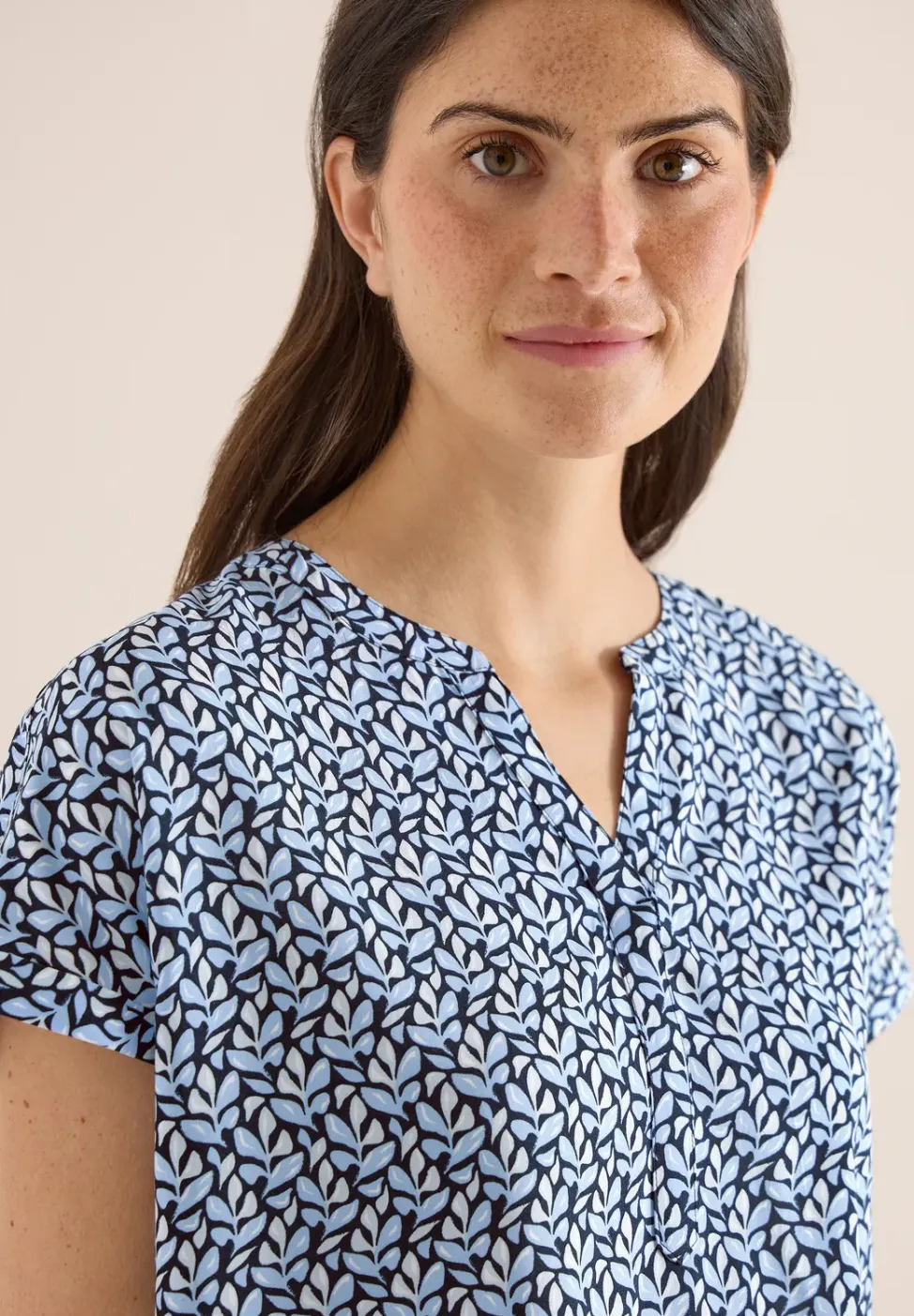 Blouse met gespleten hals en minimale print