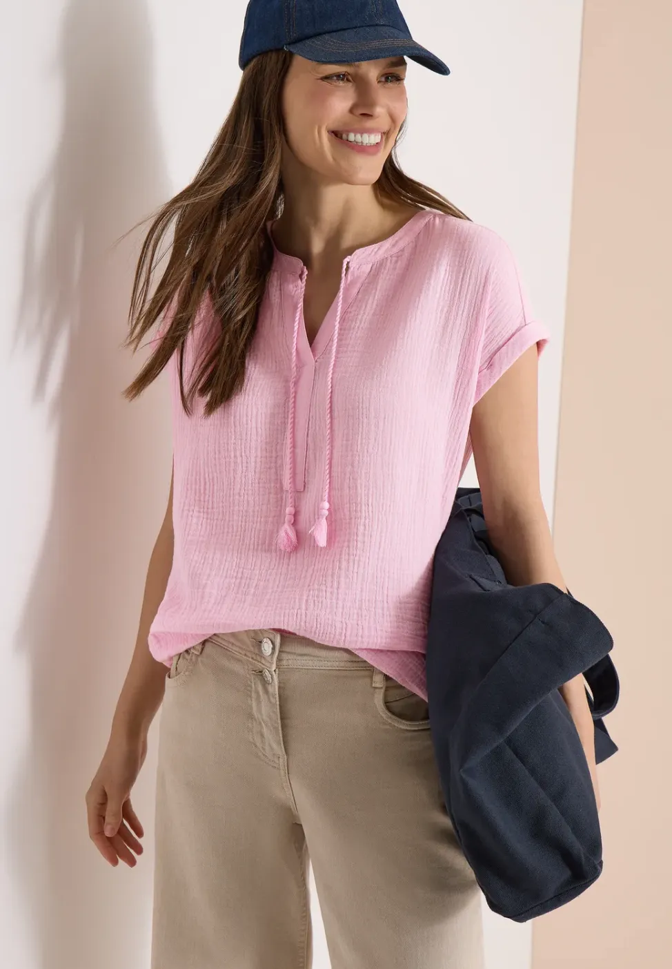 Blouse met gespleten hals in mousseline