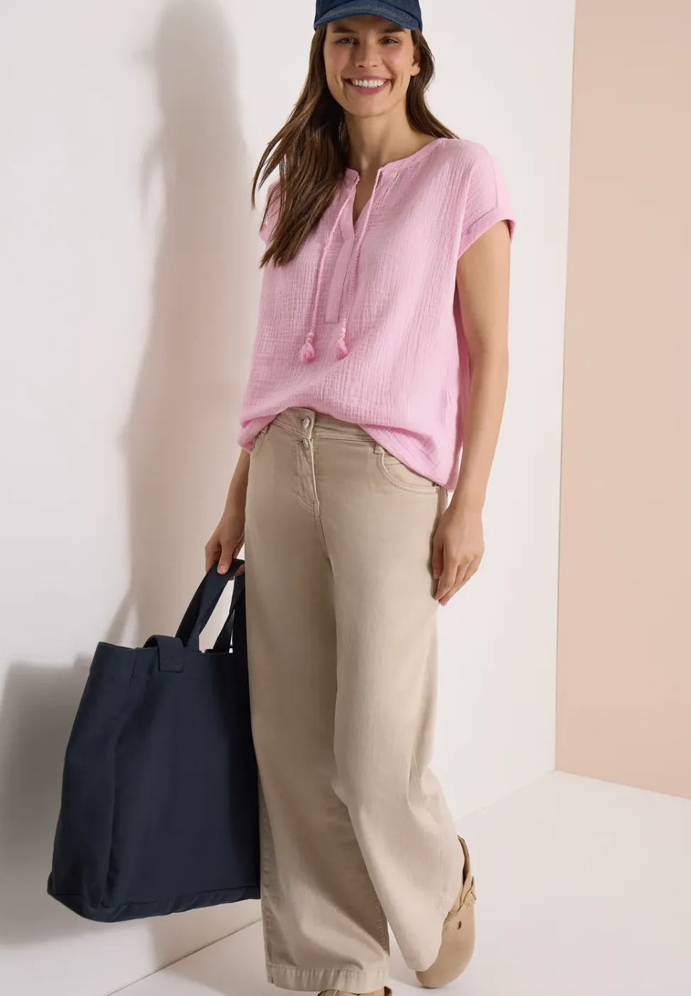 Blouse met gespleten hals in mousseline