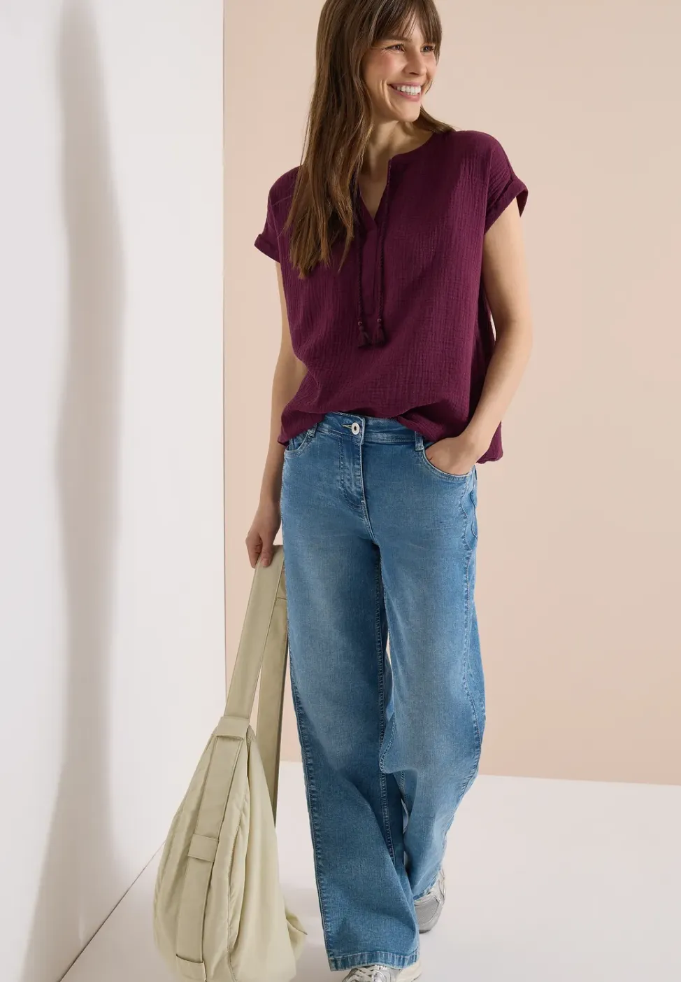 Blouse met gespleten hals in mousseline