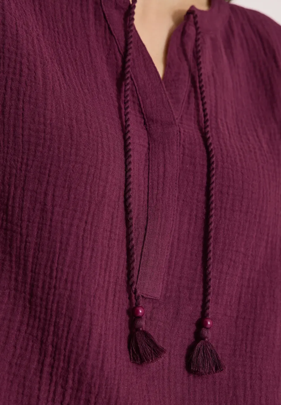 Blouse met gespleten hals in mousseline