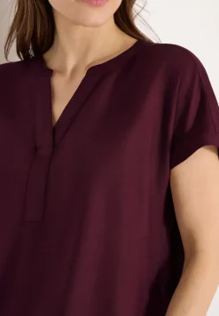 Blouse met korte mouwen en gespleten hals