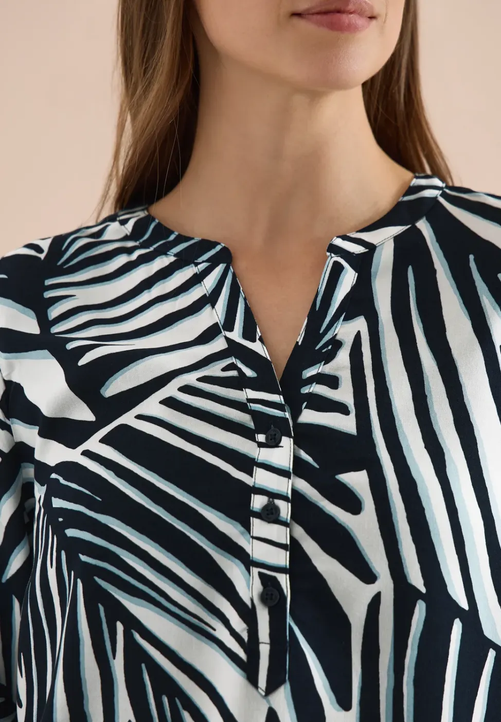 Blouse met korte mouwen, gespleten hals en print
