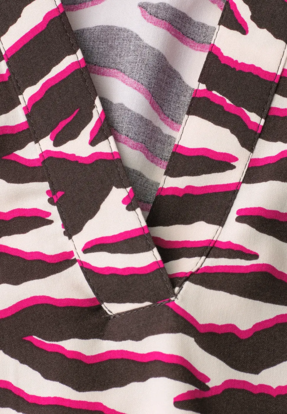 Blouse met korte mouwen, gespleten hals en print