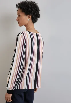 Blouse met tape details