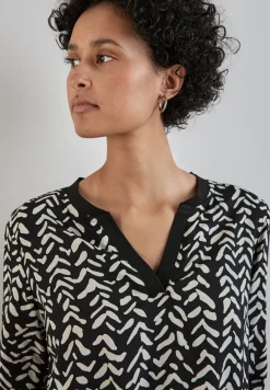 Blouse met tape details
