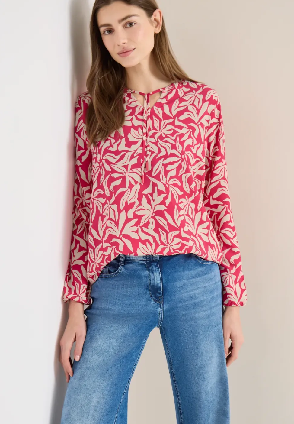 Blouse met touwtjes