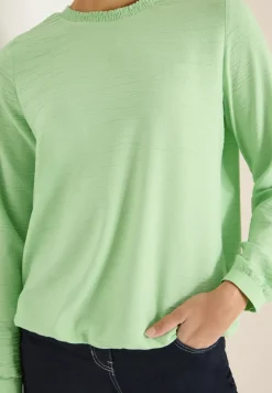 Blouse met gesmockte halslijn