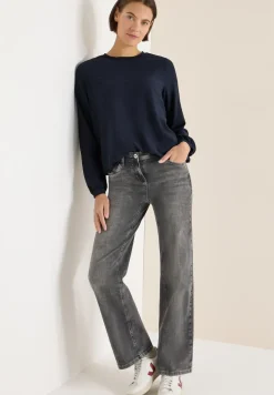 Blouse met gesmockte halslijn
