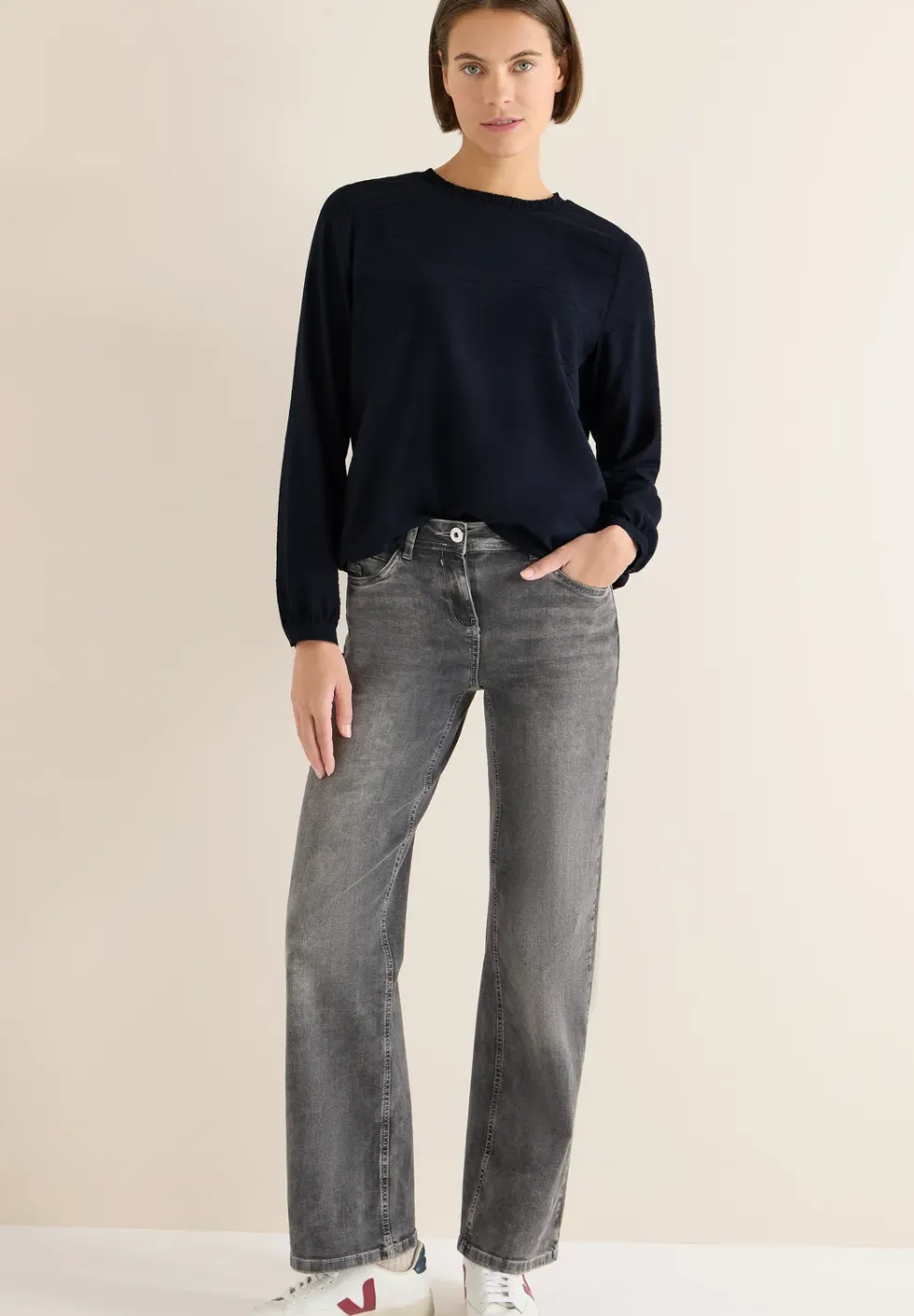 Blouse met gesmockte halslijn