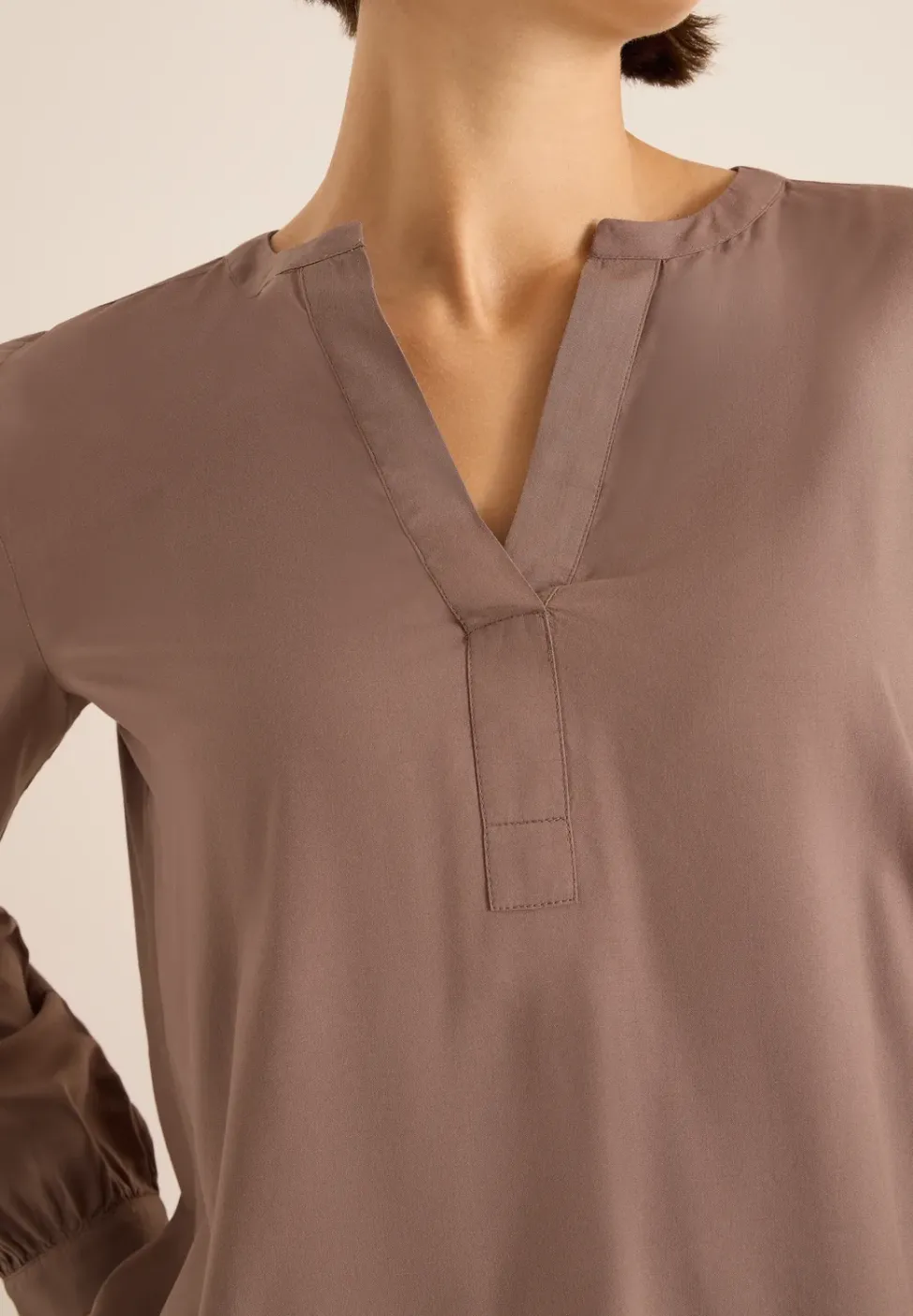 Blouse met gespleten hals
