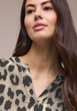 Blouse met gespleten hals en dierenprint