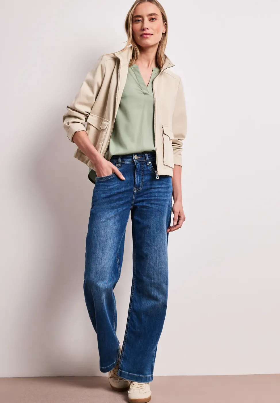 Blouse met gespleten hals en omslag
