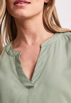 Blouse met gespleten hals en omslag