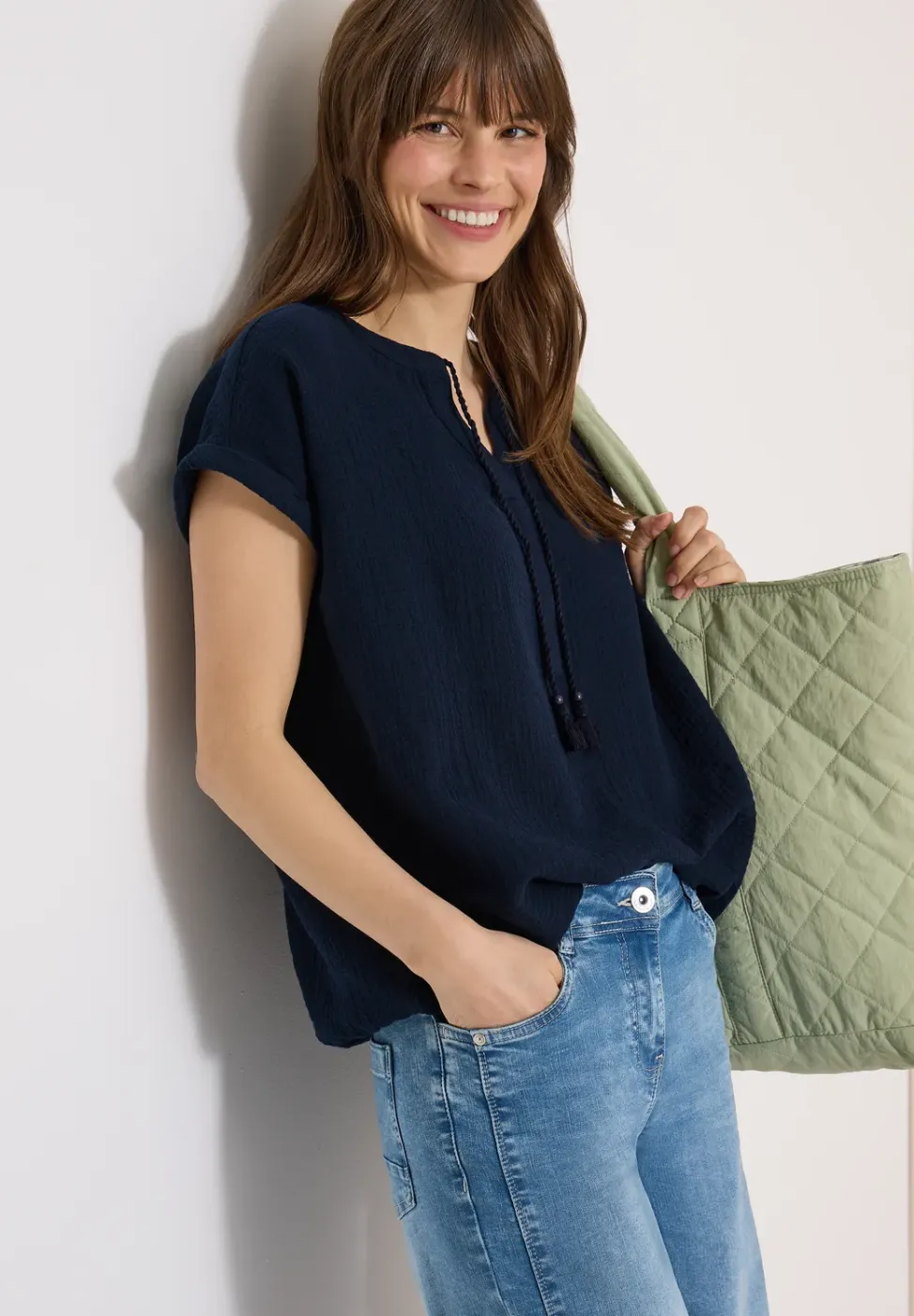 Blouse met gespleten hals in mousseline