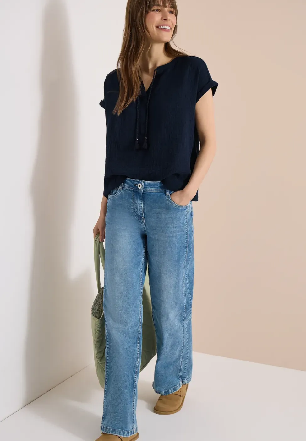 Blouse met gespleten hals in mousseline