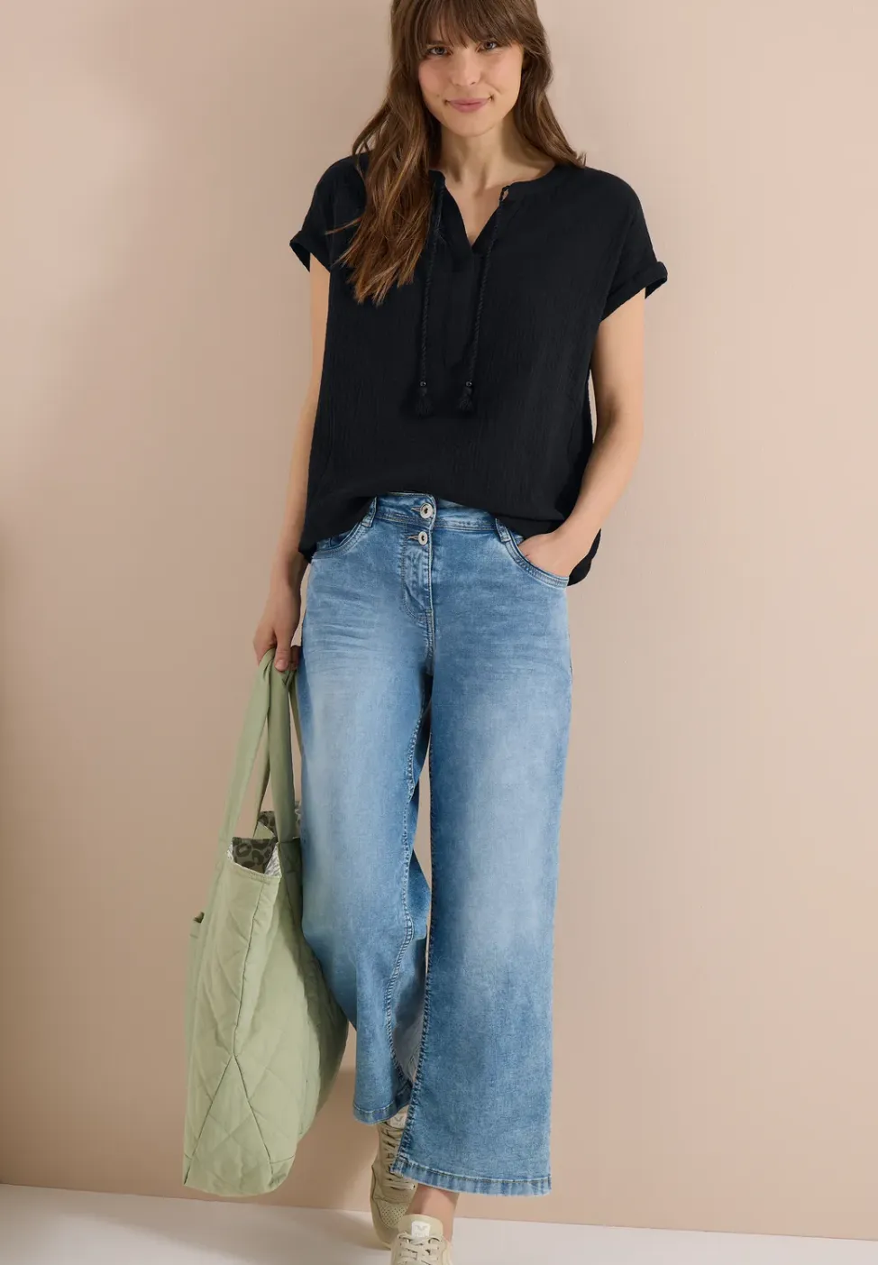 Blouse met gespleten hals in mousseline