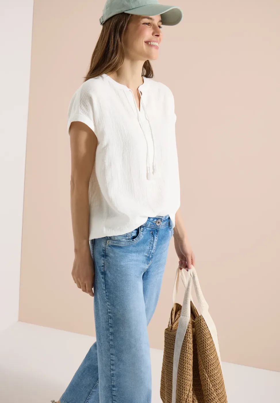 Blouse met gespleten hals in mousseline