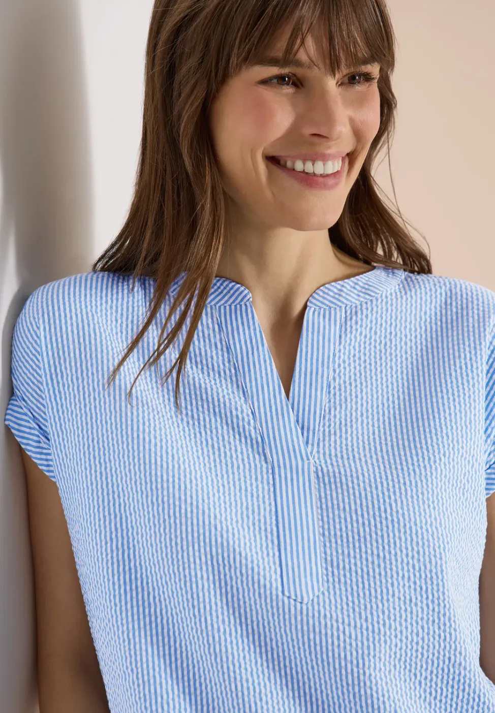 Blouse met gespleten hals in seersucker kwaliteit