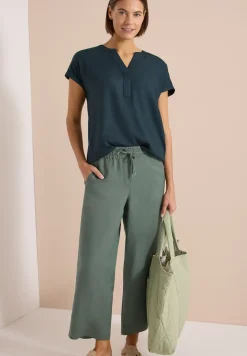 Blouse met korte mouwen en gespleten hals