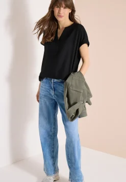Blouse met korte mouwen en gespleten hals
