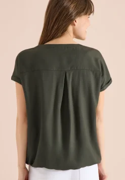 Blouse met korte mouwen en gespleten hals