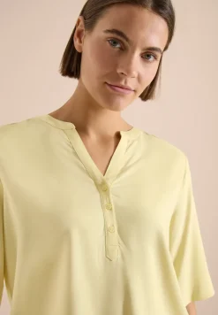 Blouse met korte mouwen en gespleten hals
