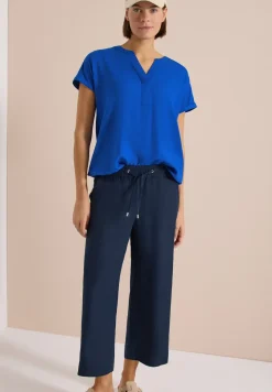 Blouse met korte mouwen en gespleten hals