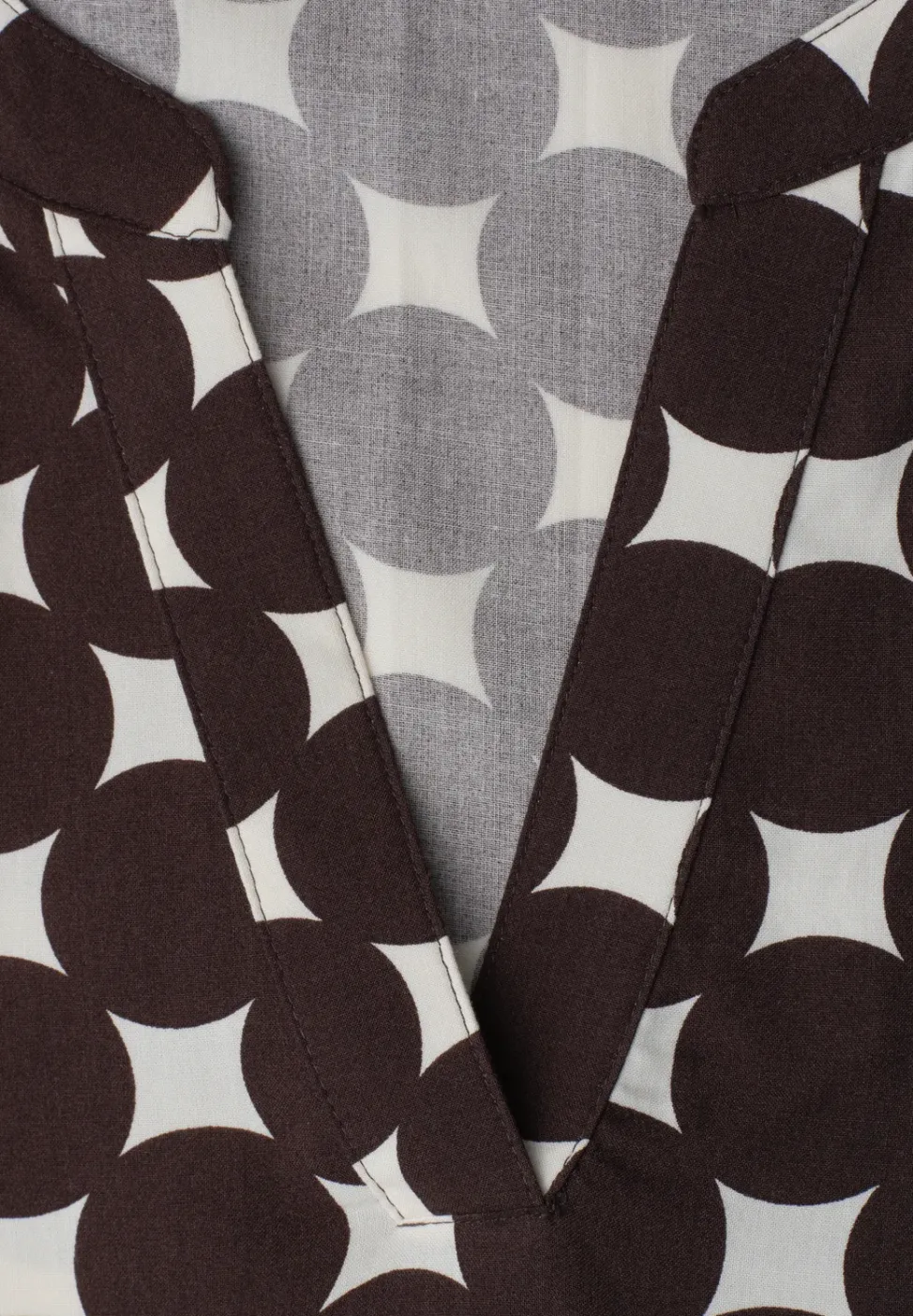 Blouse met korte mouwen en omslag