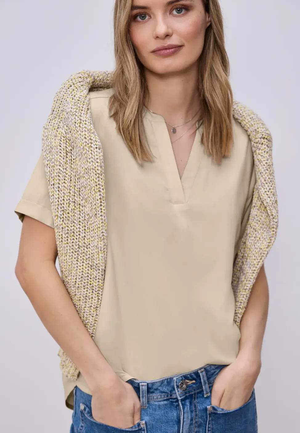 Blouse met korte mouwen en omslag