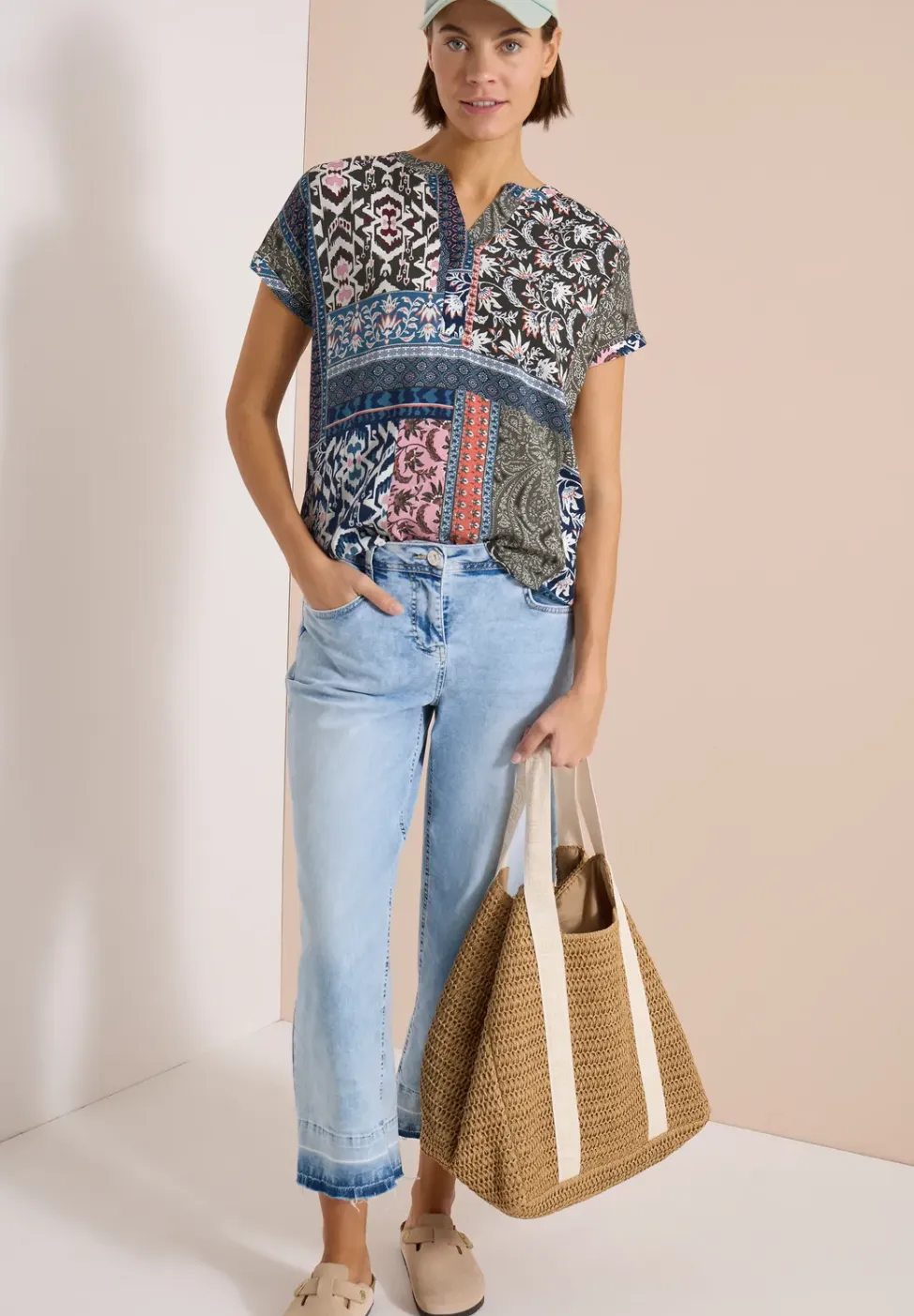 Blouse met korte mouwen en patchworkprint